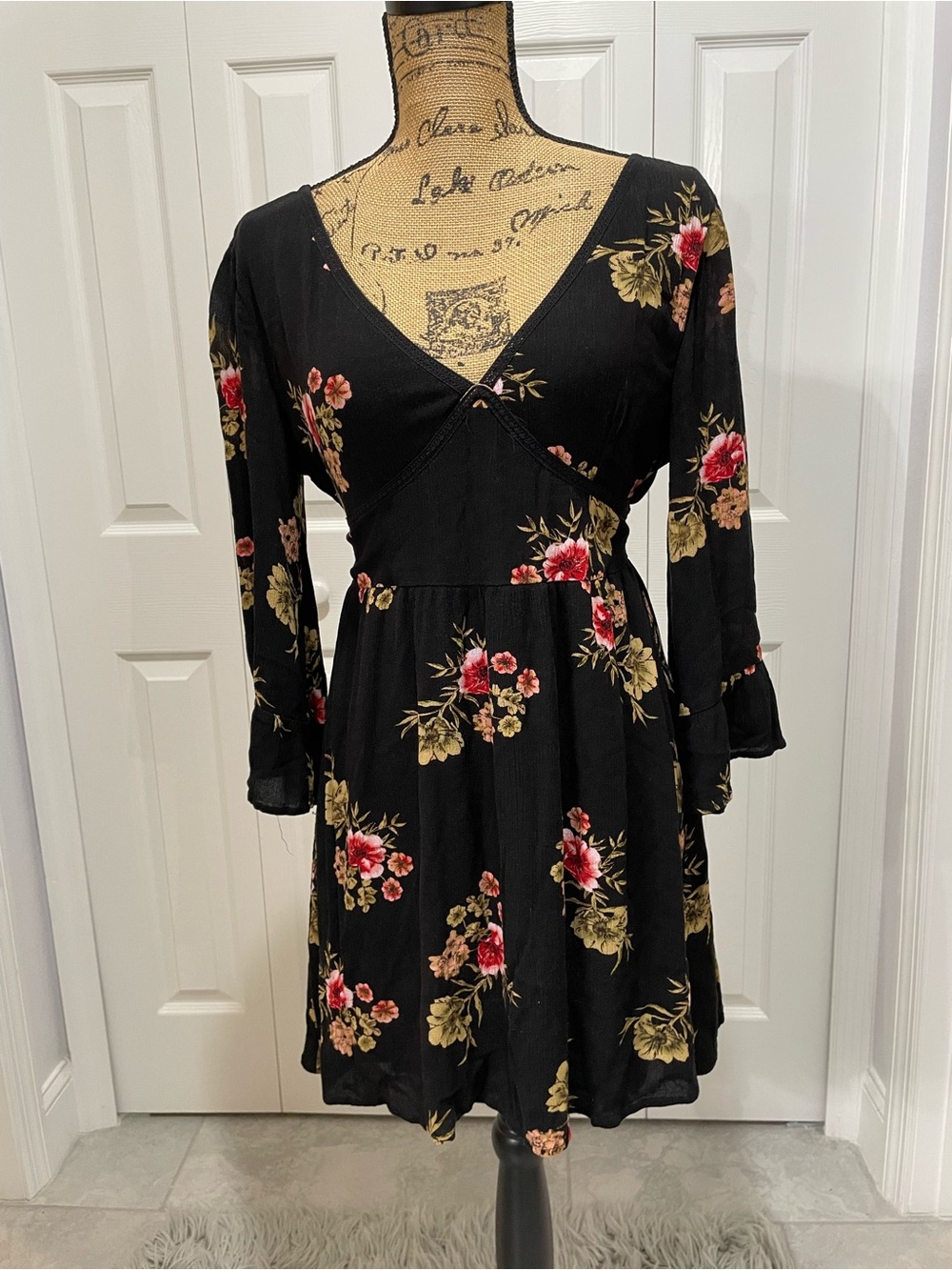 American Rag Bohemian Floral V-Neck Long Sleeve Dress
